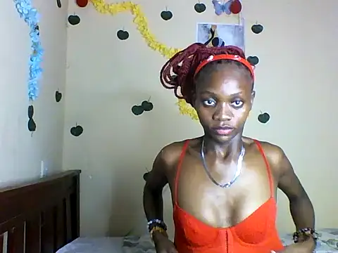 Snapshot of LunaNior chatting on May 29, 3:29 pm LunaNior online show from May 29, 3:29 pm