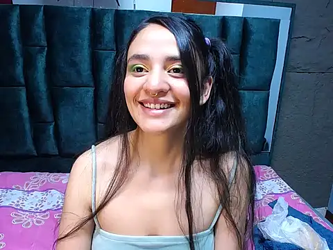salamandracl202 online show from April 24, 4:03 am