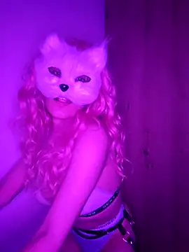 lilianroses online show from April 22, 6:47 pm