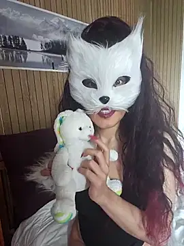 lilianroses online show from May 6, 11:14 am