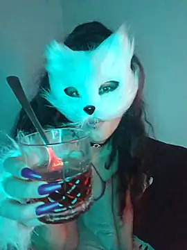 lilianroses online show from May 13, 7:32 pm
