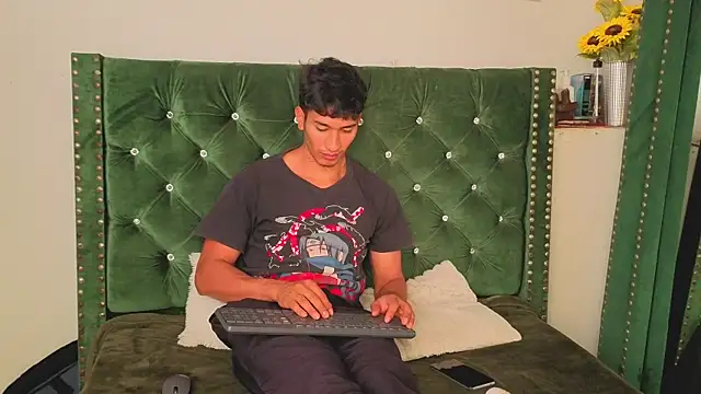 Zayn Moretti online show from June 29, 4:50 pm