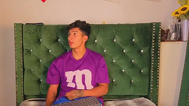 Zayn Moretti online show from June 27, 4:07 am