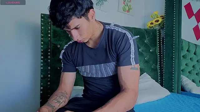 Zayn Moretti online show from July 16, 1:52 pm