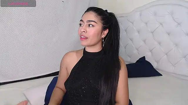 Snapshot of Violet_myers04 chatting on May 2, 3:23 am Violet myers04 online show from May 2, 3:23 am