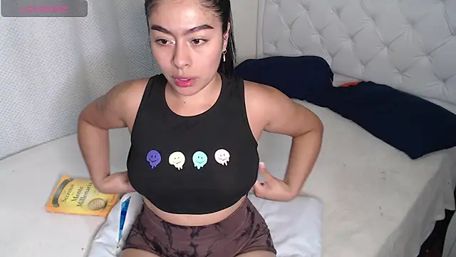Snapshot of Violet_myers04 chatting on April 24, 6:10 pm Violet myers04 online show from April 24, 6:10 pm