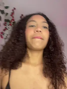 Daphnne Curly online show from May 16, 3:38 am
