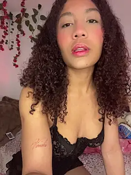 Daphnne Curly online show from May 13, 4:08 am