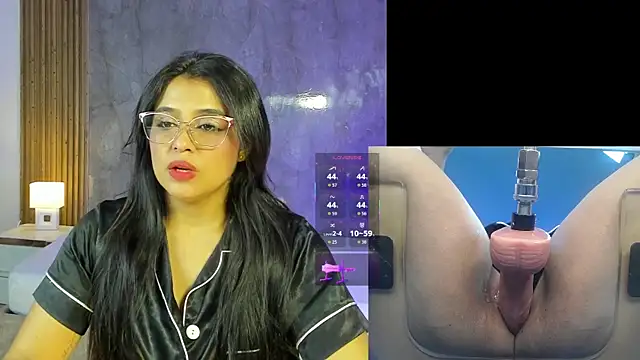 LuciaReid online show from May 8, 12:42 pm