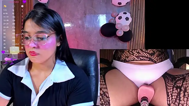 Snapshot of LuciaReid chatting on July 6, 1:40 pm LuciaReid online show from July 6, 1:40 pm