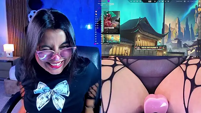 Snapshot of LuciaReid chatting on July 8, 1:56 pm LuciaReid online show from July 8, 1:56 pm