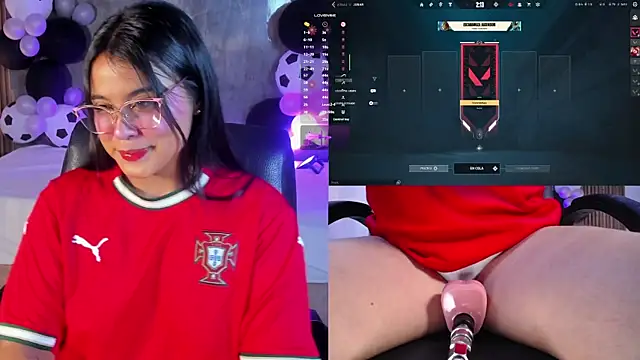 Snapshot of LuciaReid chatting on June 20, 2:22 pm LuciaReid online show from June 20, 2:22 pm