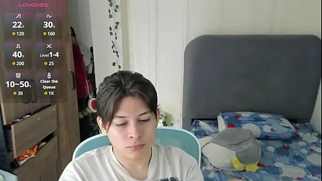 Snapshot of Felixzyn chatting on April 29, 7:09 pm Felixzyn online show from April 29, 7:09 pm