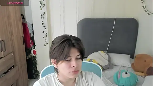 Snapshot of Felixzyn chatting on May 22, 7:01 pm Felixzyn online show from May 22, 7:01 pm