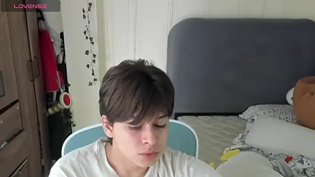 Snapshot of Felixzyn chatting on June 4, 6:56 pm Felixzyn online show from June 4, 6:56 pm