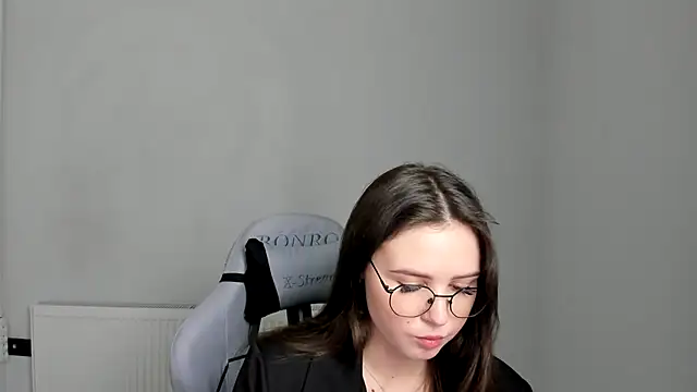 Regina cute  online show from May 18, 12:21 pm