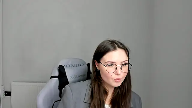 Regina cute  online show from May 4, 10:51 am