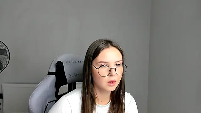 Regina cute  online show from June 28, 6:20 am