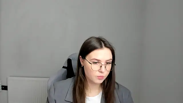 Regina cute  online show from May 9, 6:28 am