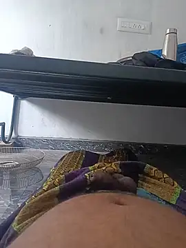 Snapshot of shivatamil8 chatting on July 4, 7:04 am shivatamil8 online show from July 4, 7:04 am