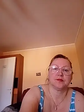Snapshot of I_amVeronicle chatting on June 10, 5:19 am I amVeronicle online show from June 10, 5:19 am