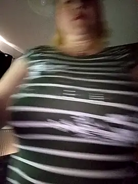 I amVeronicle online show from April 26, 4:43 am