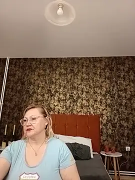 I amVeronicle online show from June 2, 3:01 pm