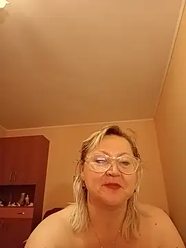 Snapshot of I_amVeronicle chatting on July 9, 8:15 am I amVeronicle online show from July 9, 8:15 am
