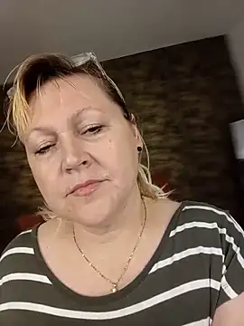 I amVeronicle online show from May 24, 5:35 pm