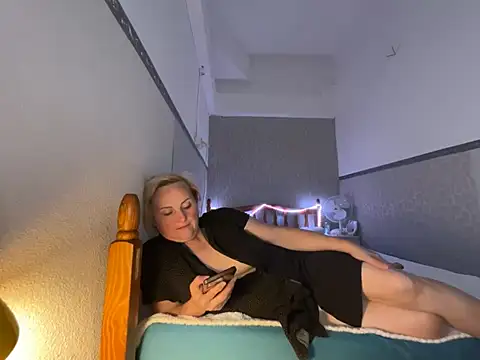 Snapshot of Svetlysvet chatting on July 15, 4:47 pm Svetlysvet online show from July 15, 4:47 pm
