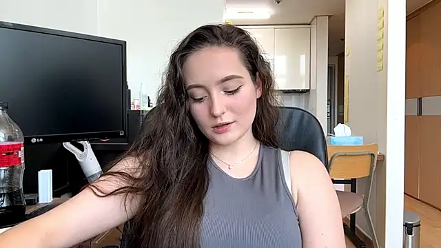 Emilly Cart online show from May 15, 3:37 am