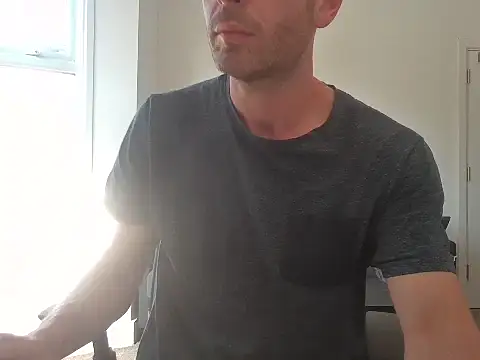 Snapshot of frenchbdmaninlondon chatting on July 13, 3:33 pm frenchbdmaninlondon online show from July 13, 3:33 pm