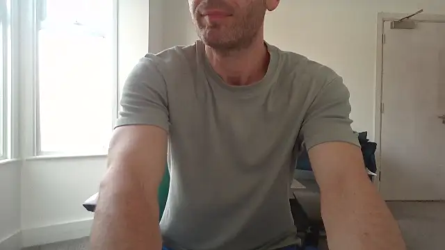 Snapshot of frenchbdmaninlondon chatting on June 15, 11:43 am frenchbdmaninlondon online show from June 15, 11:43 am