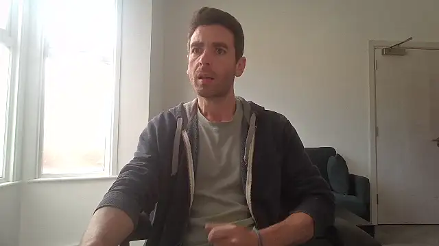 Snapshot of frenchbdmaninlondon chatting on June 10, 10:38 am frenchbdmaninlondon online show from June 10, 10:38 am