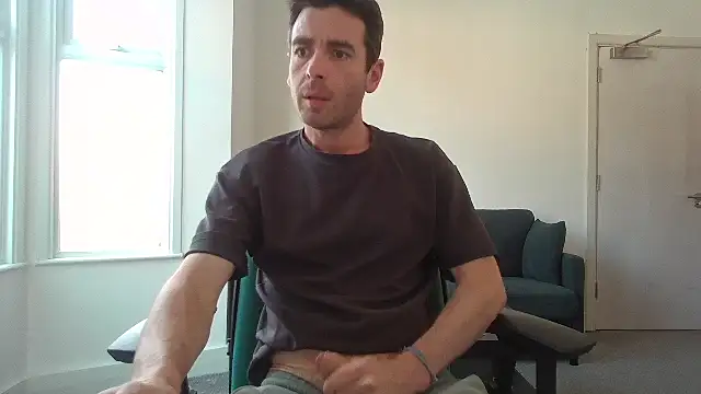 Snapshot of frenchbdmaninlondon chatting on June 19, 11:38 am frenchbdmaninlondon online show from June 19, 11:38 am