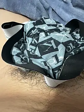 Evil21023 online show from April 18, 1:46 pm