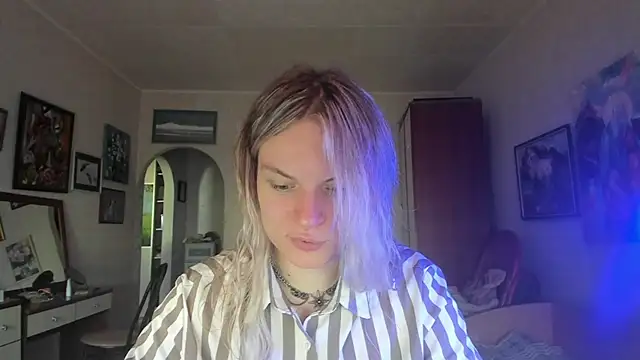 milliKira006 online show from August 2, 4:55 am