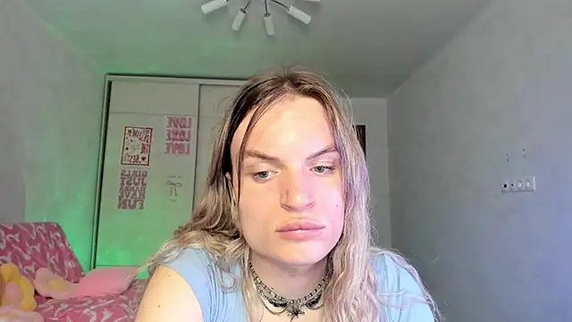 milliKira006 online show from May 27, 1:57 am