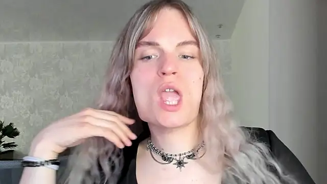 milliKira006 online show from April 24, 1:57 pm