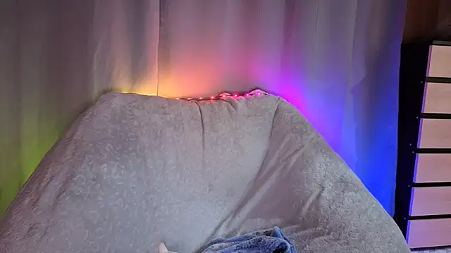 SunlitDeslre online show from May 17, 10:10 pm