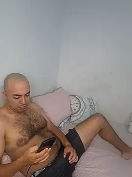Snapshot of Angel_Iron69 chatting on May 3, 4:17 am Angel Iron69 online show from May 3, 4:17 am