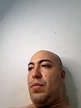 Snapshot of Angel_Iron69 chatting on May 19, 3:24 am Angel Iron69 online show from May 19, 3:24 am