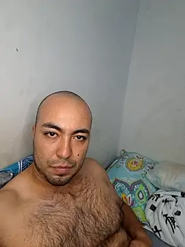 Snapshot of Angel_Iron69 chatting on May 9, 4:38 am Angel Iron69 online show from May 9, 4:38 am