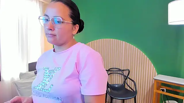 megansumer online show from May 27, 12:12 pm