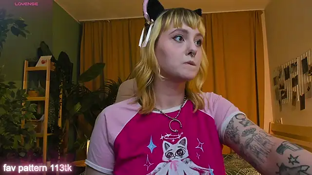 Emma Thomps online show from May 4, 2:09 pm