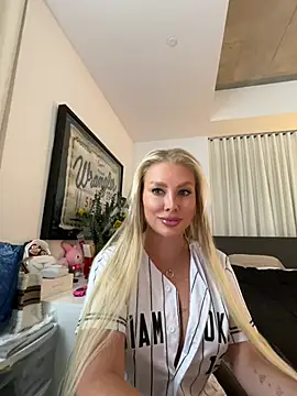 Karen Luxe online show from May 8, 6:01 pm