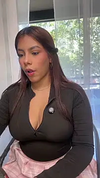 Snapshot of SiennaMoore chatting on July 14, 8:26 pm SiennaMoore online show from July 14, 8:26 pm