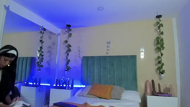 ARIANA CRI-X online show from April 20, 12:08 pm