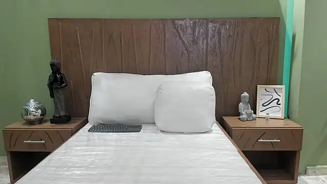 LunaDelux0 online show from May 15, 12:36 pm