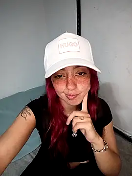 Snapshot of sadashi_moon_ofice chatting on May 5, 1:52 am sadashi moon ofice online show from May 5, 1:52 am